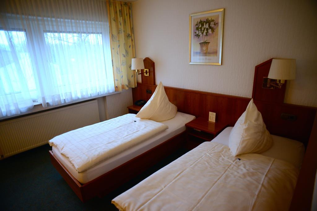 Hotel Marienhof Duesseldorf Нойс Екстериор снимка