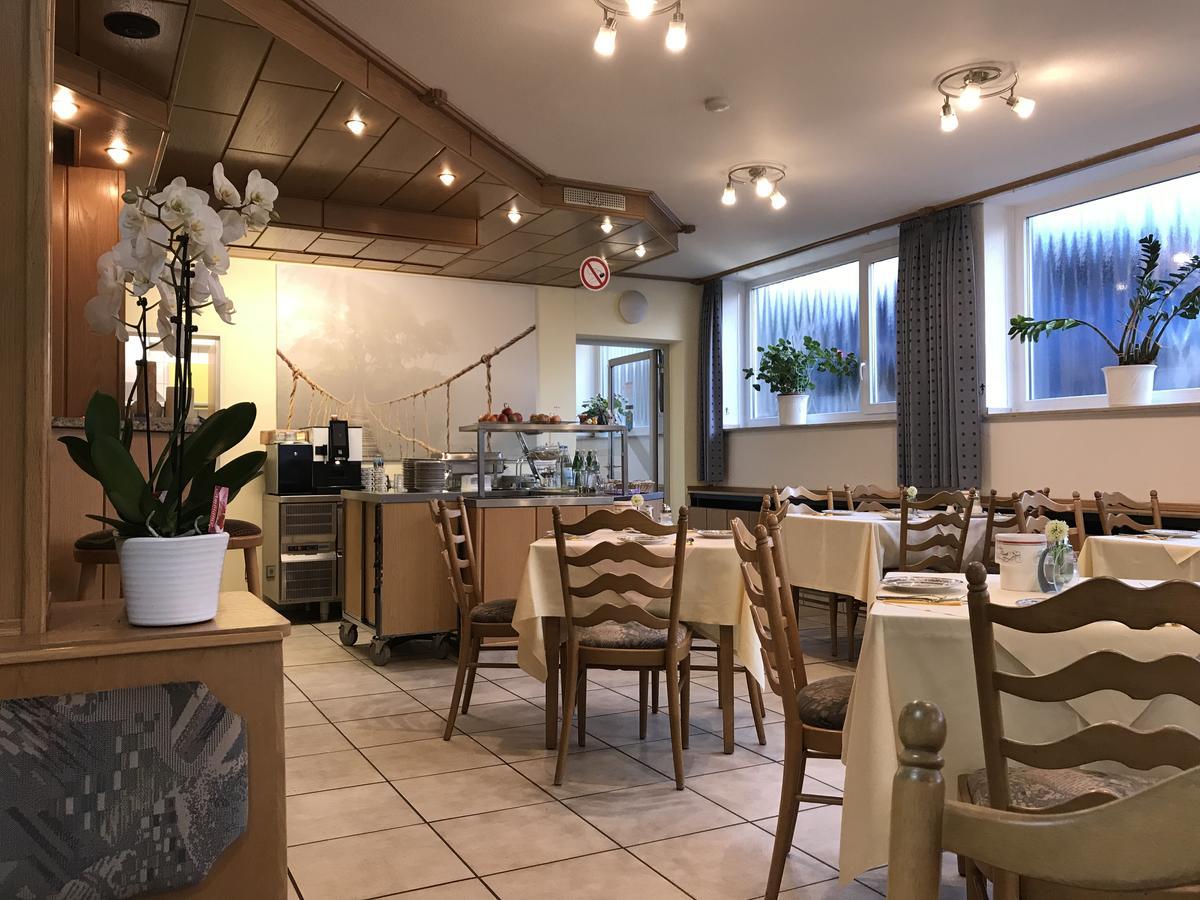 Hotel Marienhof Duesseldorf Нойс Екстериор снимка